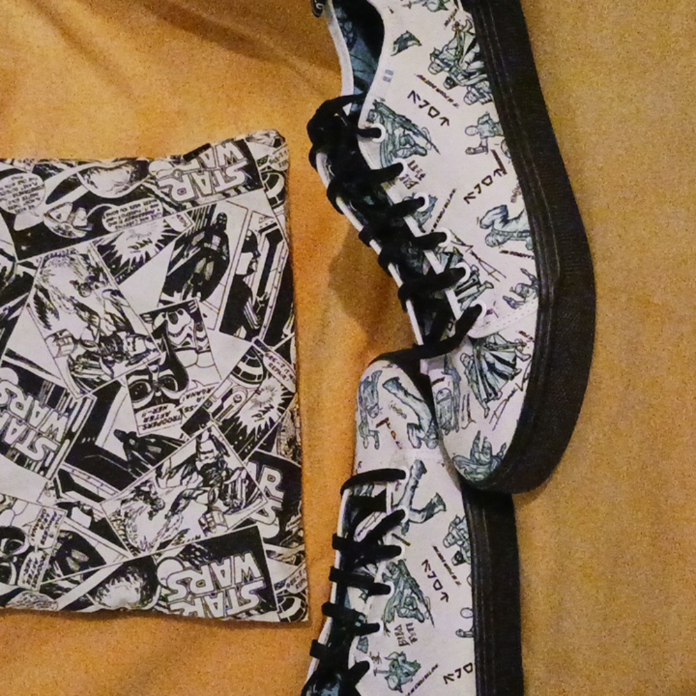 Bnwot limited edition Tom's starwars sz 10 canvas shoe
